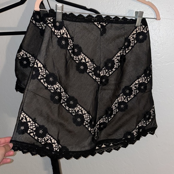 CROCHET TRIM HALTERNECK CROP TOP AND SKIRT SET - Picture 7 of 9